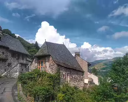 Cantal (37) Thiézac, vallée de la Cère.